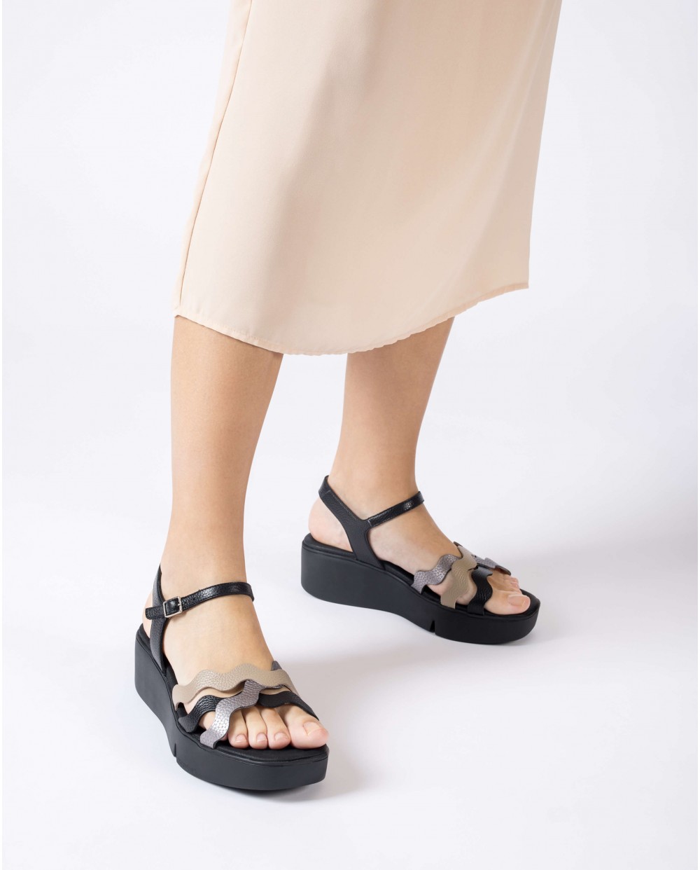 Γυναικείες πλατφόρμες WONDERS Andy B-7943 Negro/taupe/plomo 5 Γυναικείες πλατφόρμες WONDERS Andy B-7943 Negro/taupe/plomo - Image 5