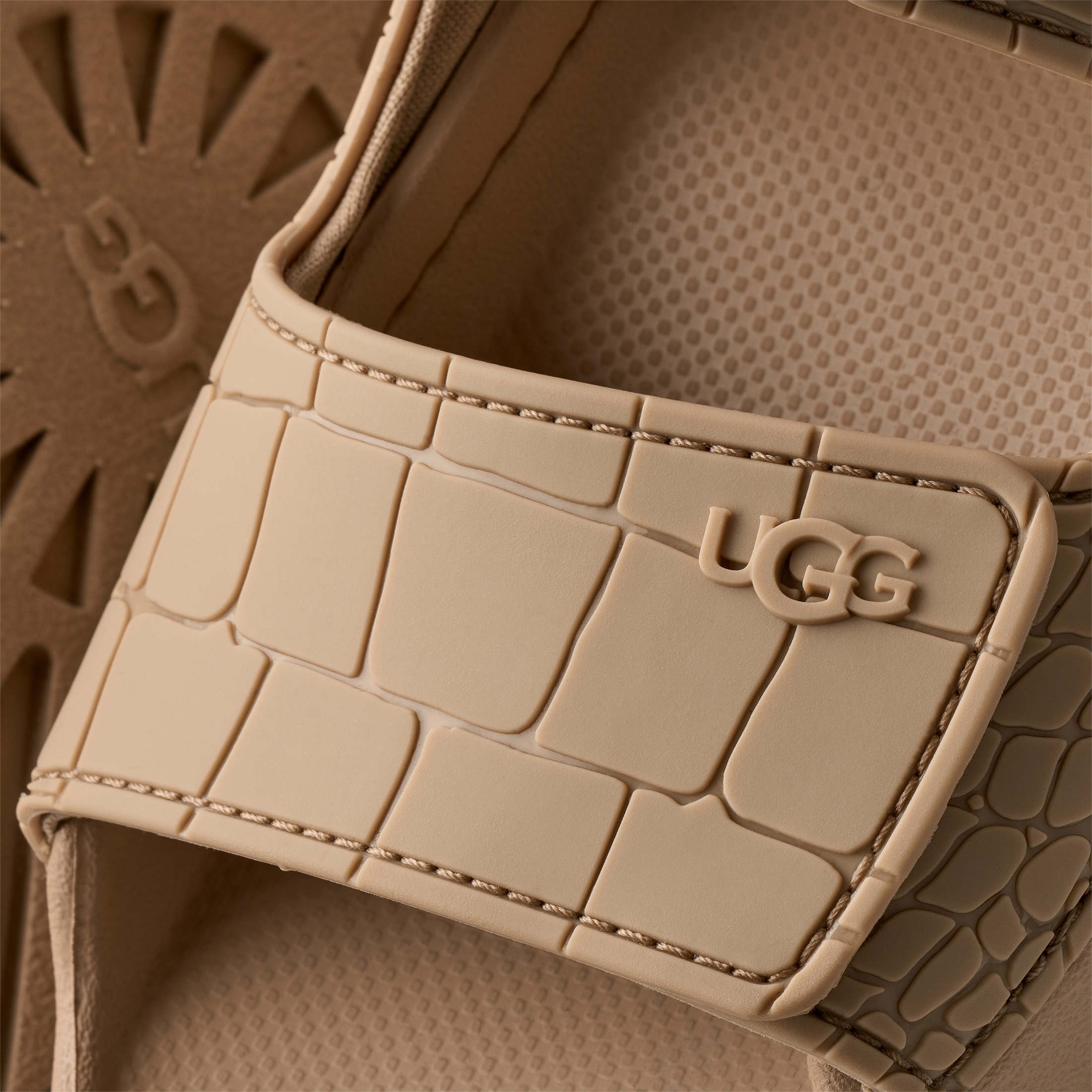 Γυναικεία σανδάλια UGG Goldenglow Embossed 1175311 MDSD 5 Γυναικεία σανδάλια UGG Goldenglow Embossed 1175311 MDSD - Image 5