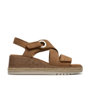 Γυναικείες πλατφόρμες Clarks Kidiki Sun Tan nubuck