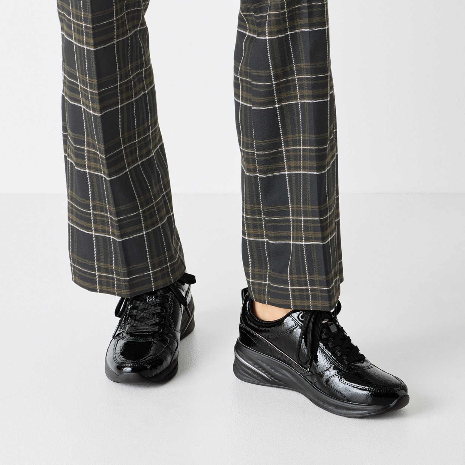 Γυναικεία sneakers Tamaris 1-23754-45-018 Black patent 6 Γυναικεία sneakers Tamaris 1-23754-45-018 Black patent - Image 6